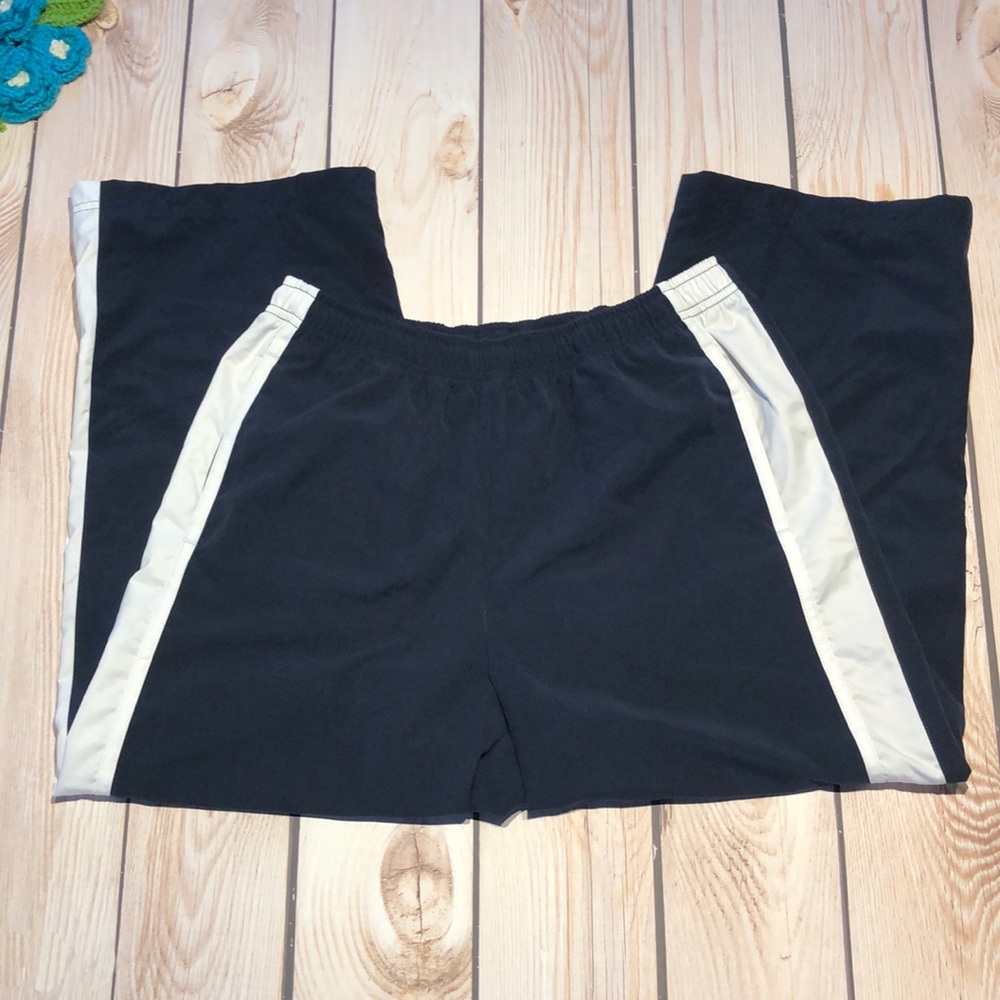 Nike women’s athletic track capris